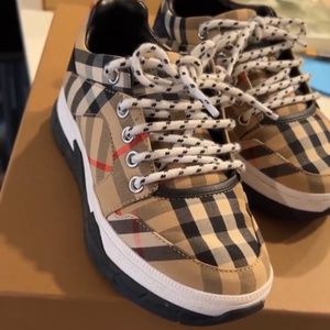 Burberry kids shoes